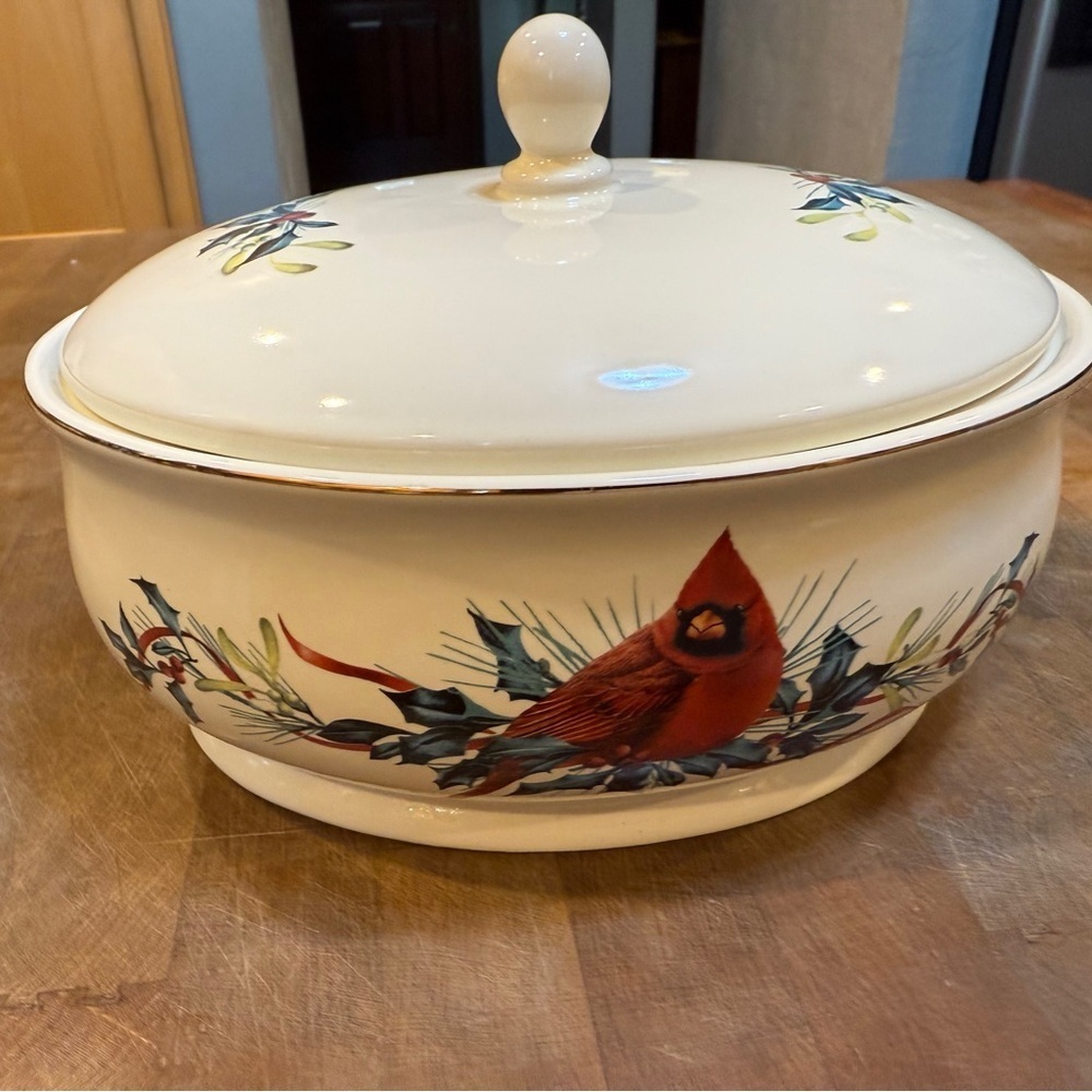 Lenox Winter Greetings Cream and Red Cardinal Covered Dish Christmas Dish - Picture 2 of 16